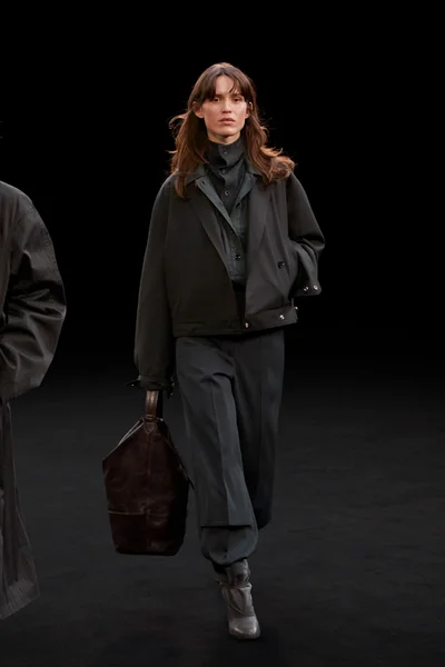 Look 12